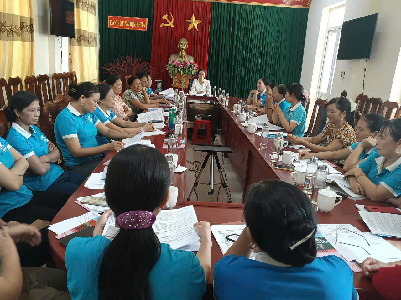 Anh-tin-bai